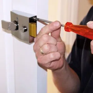 Gold Locksmith Store Mission, KS 913-364-2658 - emergency-unlock